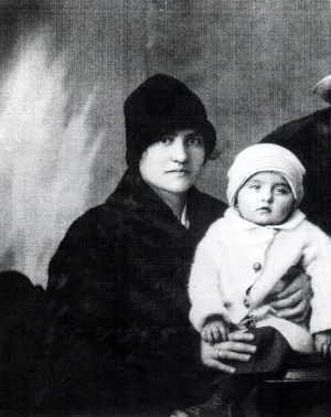 Maria Ożóg z córką Stanisławą, ok. 1931 r.